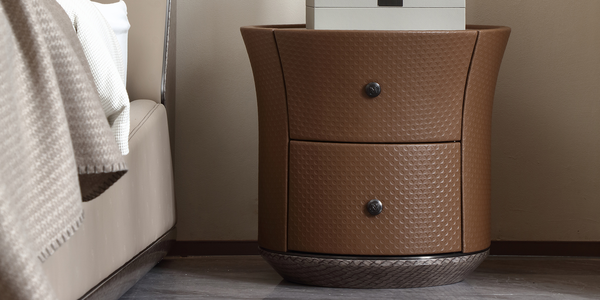 BEDSIDE TABLE-3DA