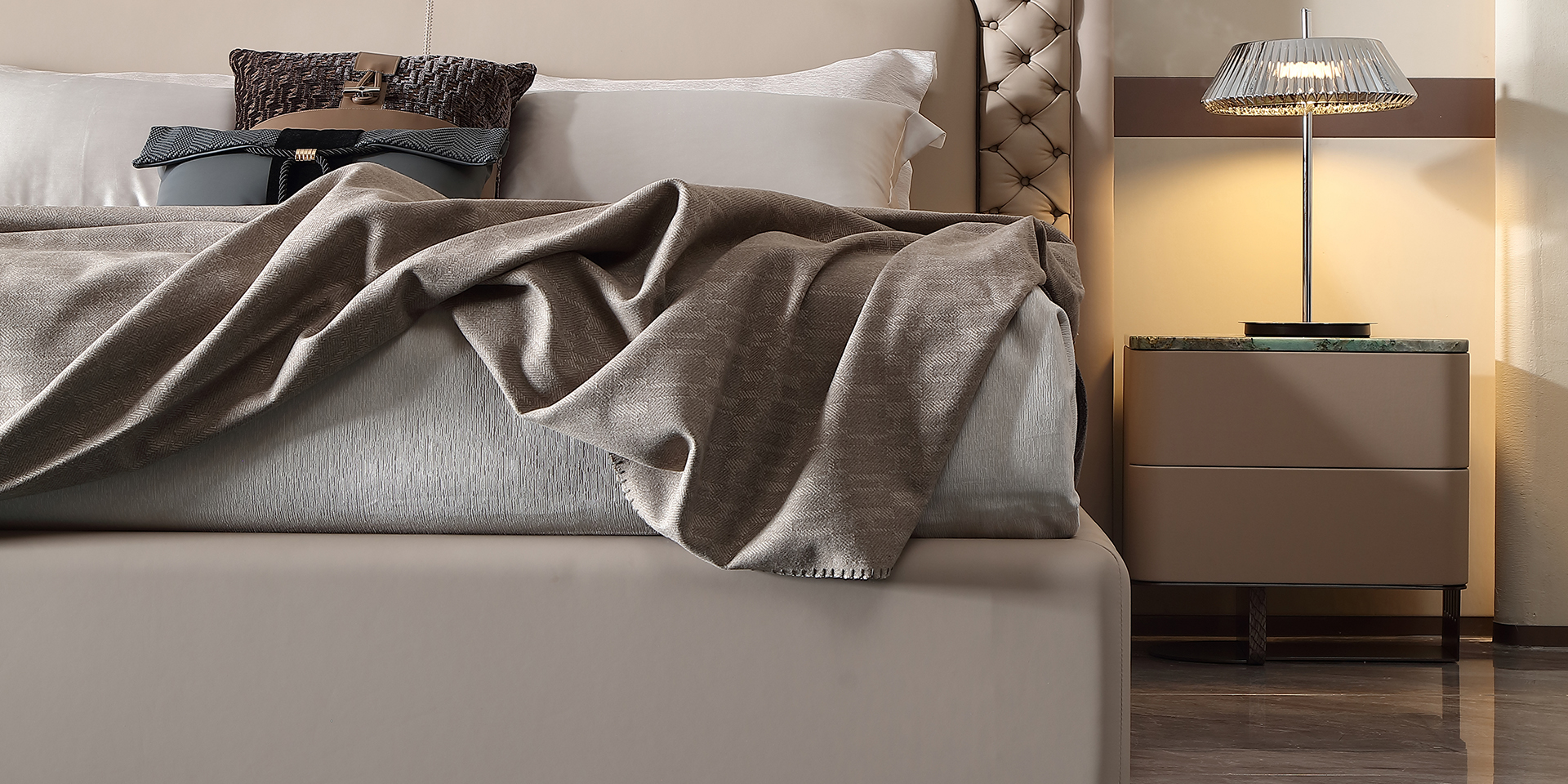 BEDSIDE TABLE-6DA